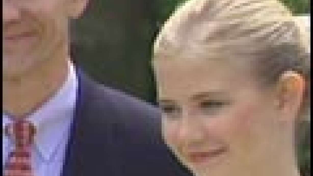 Elizabeth Smart Receives Award Marking National Missing Children's Day