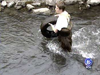 Students Clean up Mill Creek