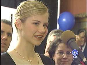 Elizabeth Smart Thanks Volunteers