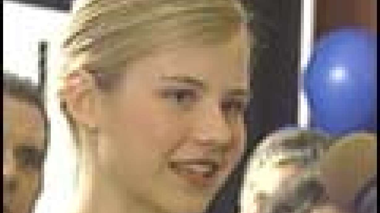 Elizabeth Smart Thanks Volunteers