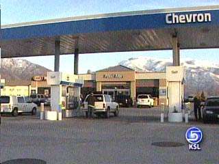 Gas Station Attendant Allegedly Posed As FBI Agent to Lure Teens