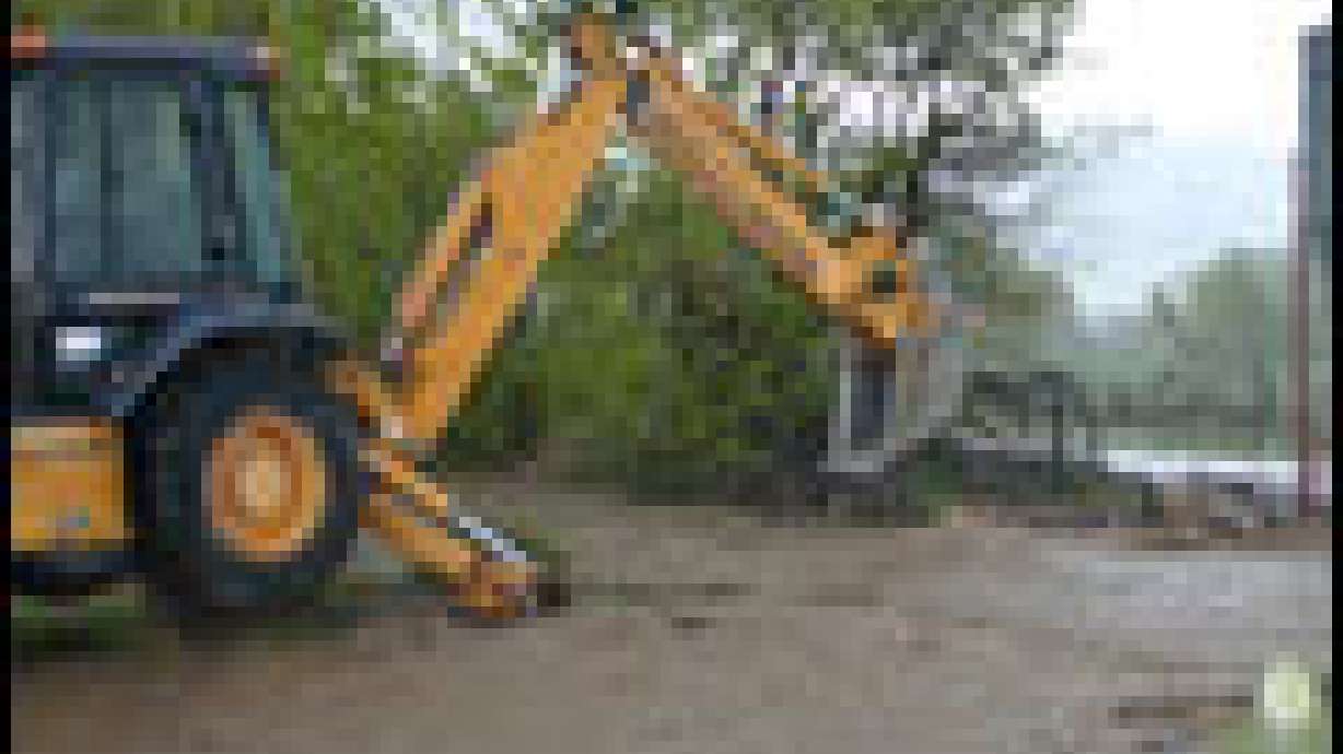 Rains and Mudslide Threats Slow Sunday