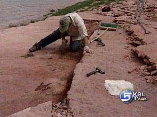 Team Discovers Thousands of Dinosaur Prints