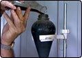 Man Claims to Be Able to Get Oil Out of Rock