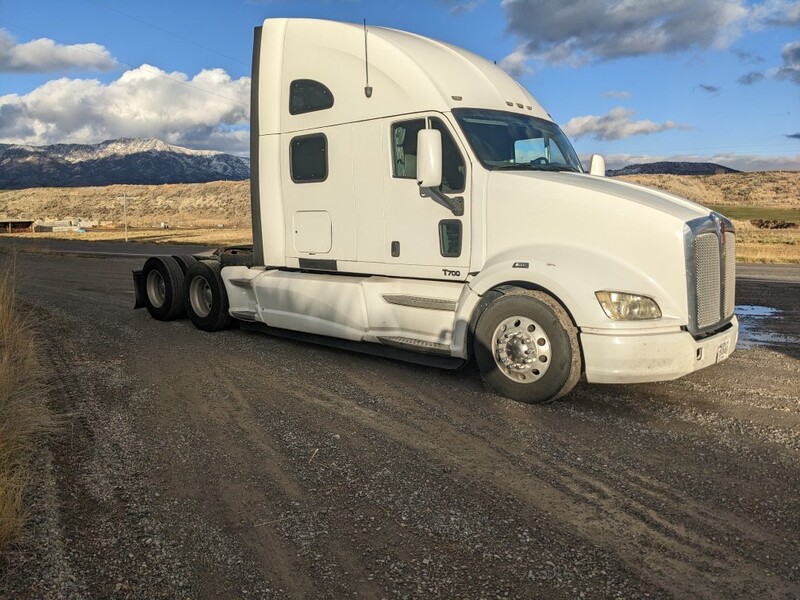 2012 KENWORTH T700