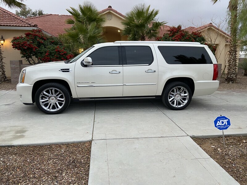 2013 Cadillac Escalade ESV Platinum Edition 21,000 in Las Vegas, NV