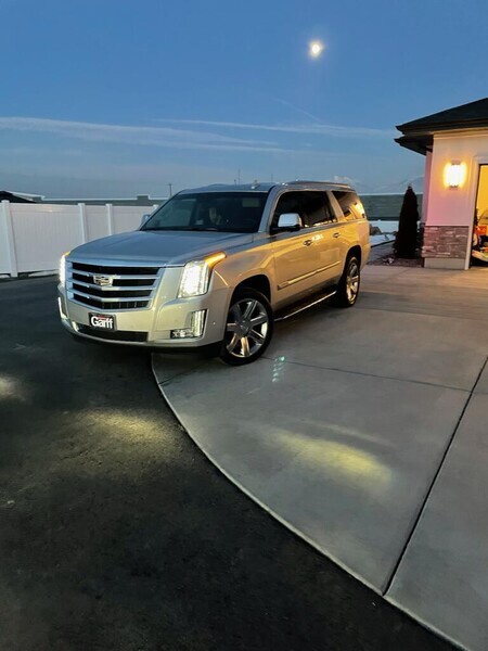 2018 Cadillac Escalade ESV Platinum Luxury
