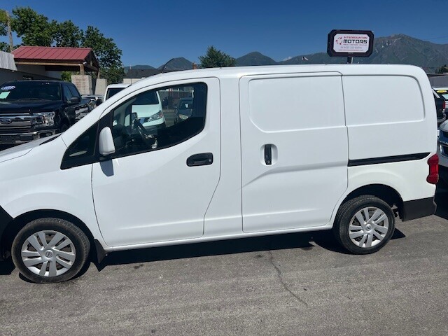 2016 Nissan NV SV