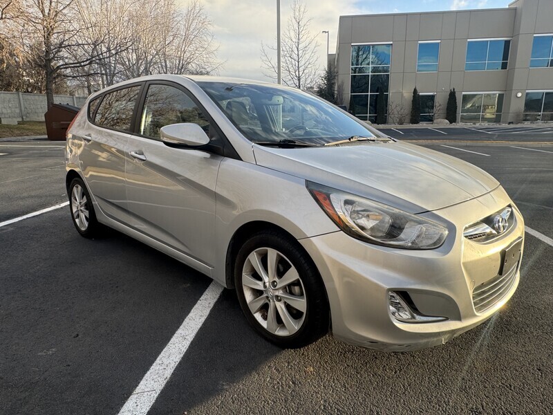 2013 Hyundai Accent SE