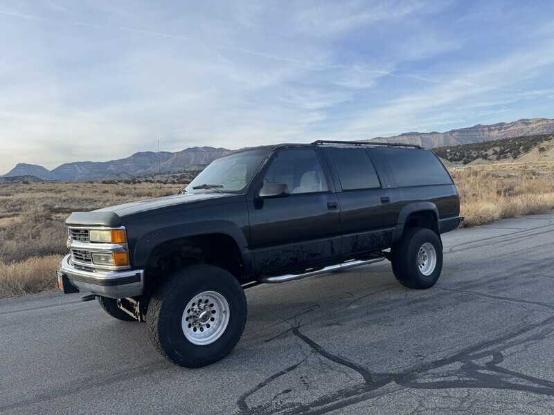 1995 CHEVROLET SUBURBAN K2500