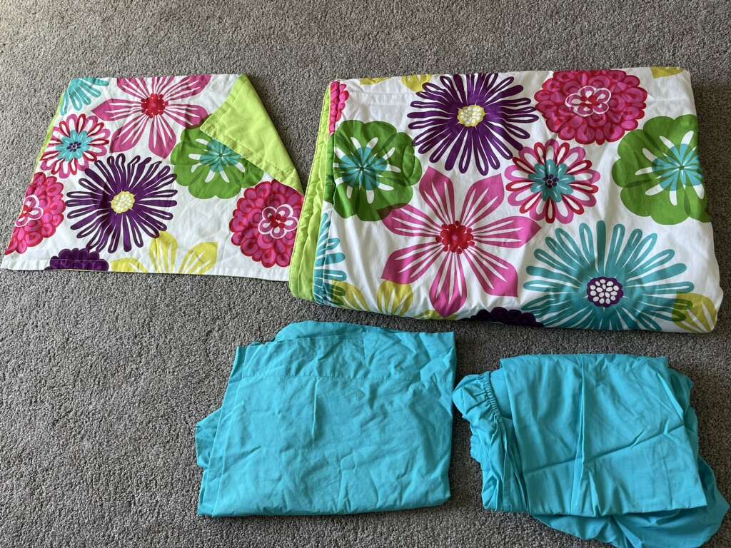 Bedding Set - Like New