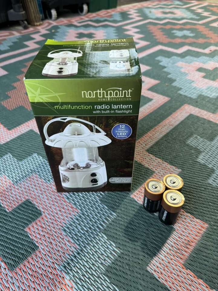 Like New! LED Radio Lantern Built in Flashlight