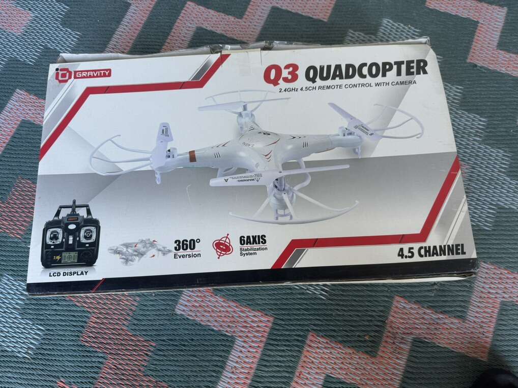 Like New! Syma X5C Quad Copter with Camera Drone