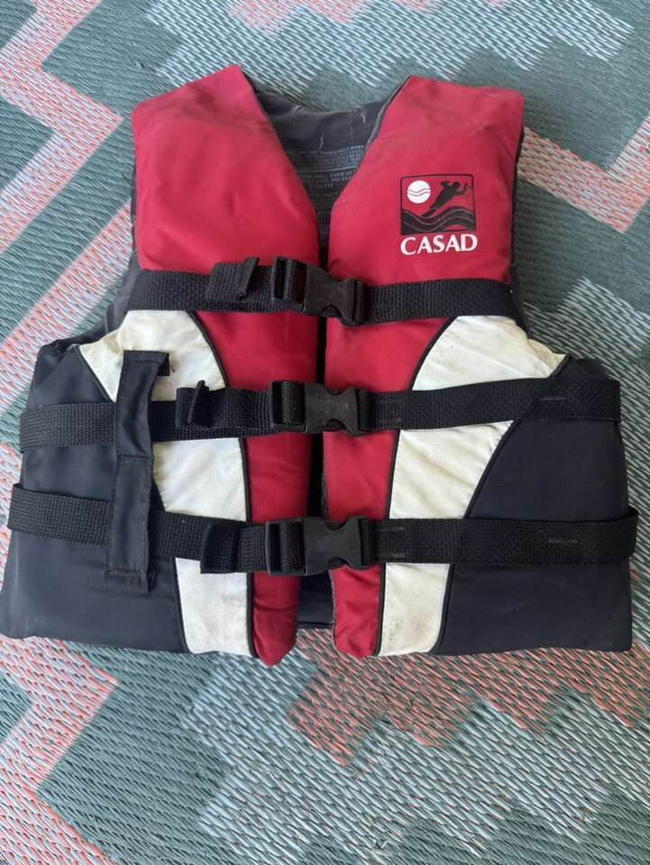 Casad Youth Life Vest Jacket Black Red