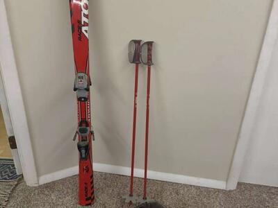 Atomic Race 6 Skis with Poles Helmet Goggles Set