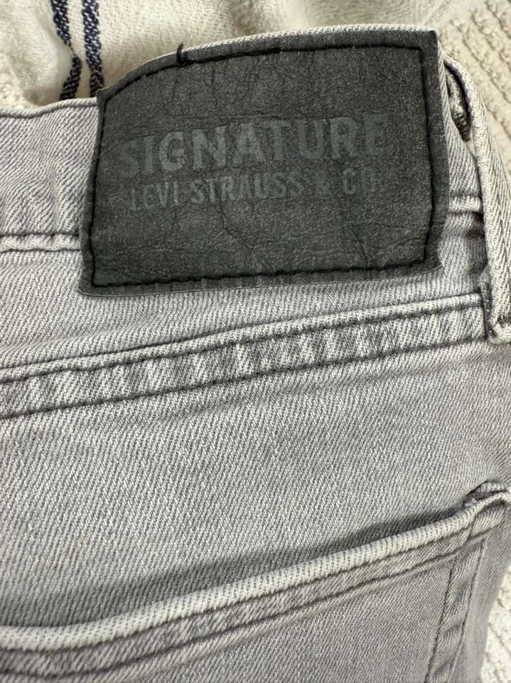 Vintage Levi Strauss Jeans Signature Brand