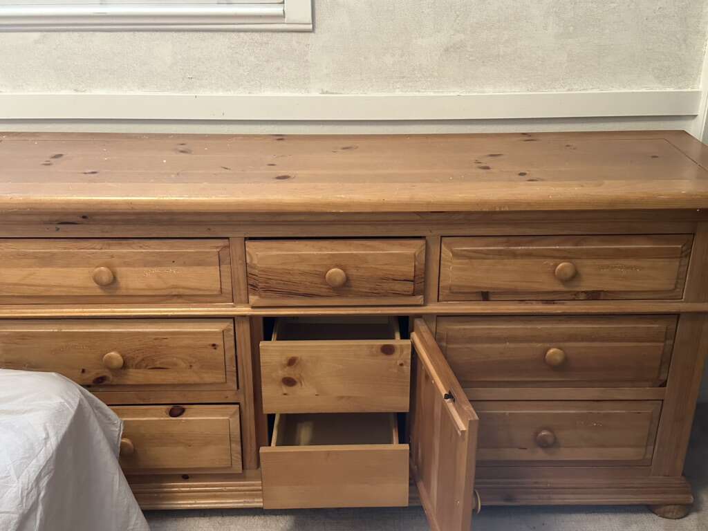 Dresser Furniture