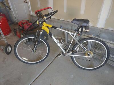 GT Avalanche 2.0 mountain bike