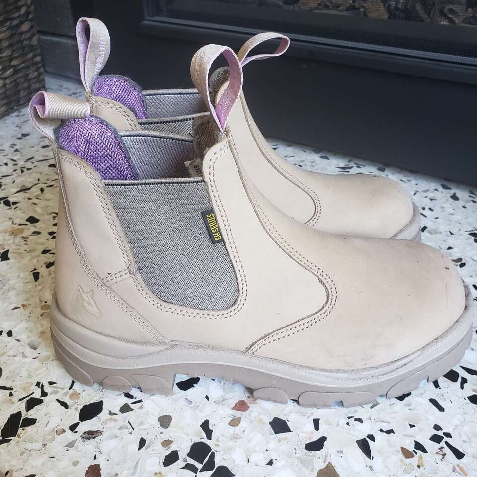 Women's Steel Toe Waterproof Work Boot Size 8