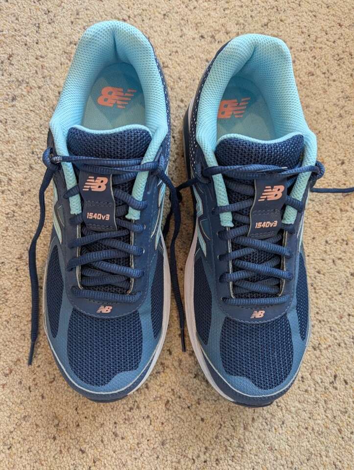 Women's size 9.5 New Balance 1540v3