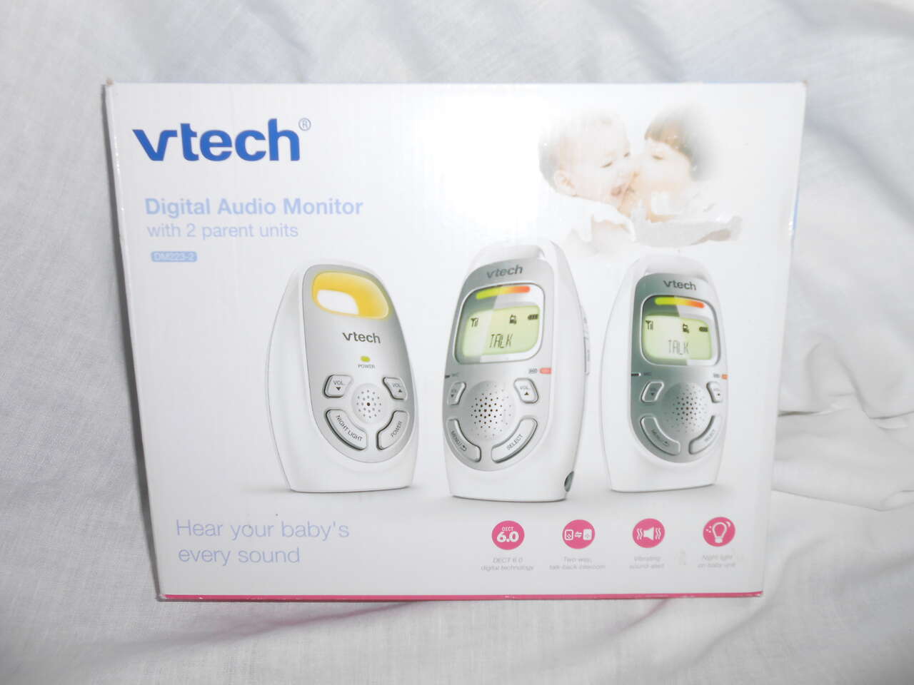VTECH DIGITAL AUDIO MONITOR WITH 2 PARENT UNITS (MODEL DM223-2)