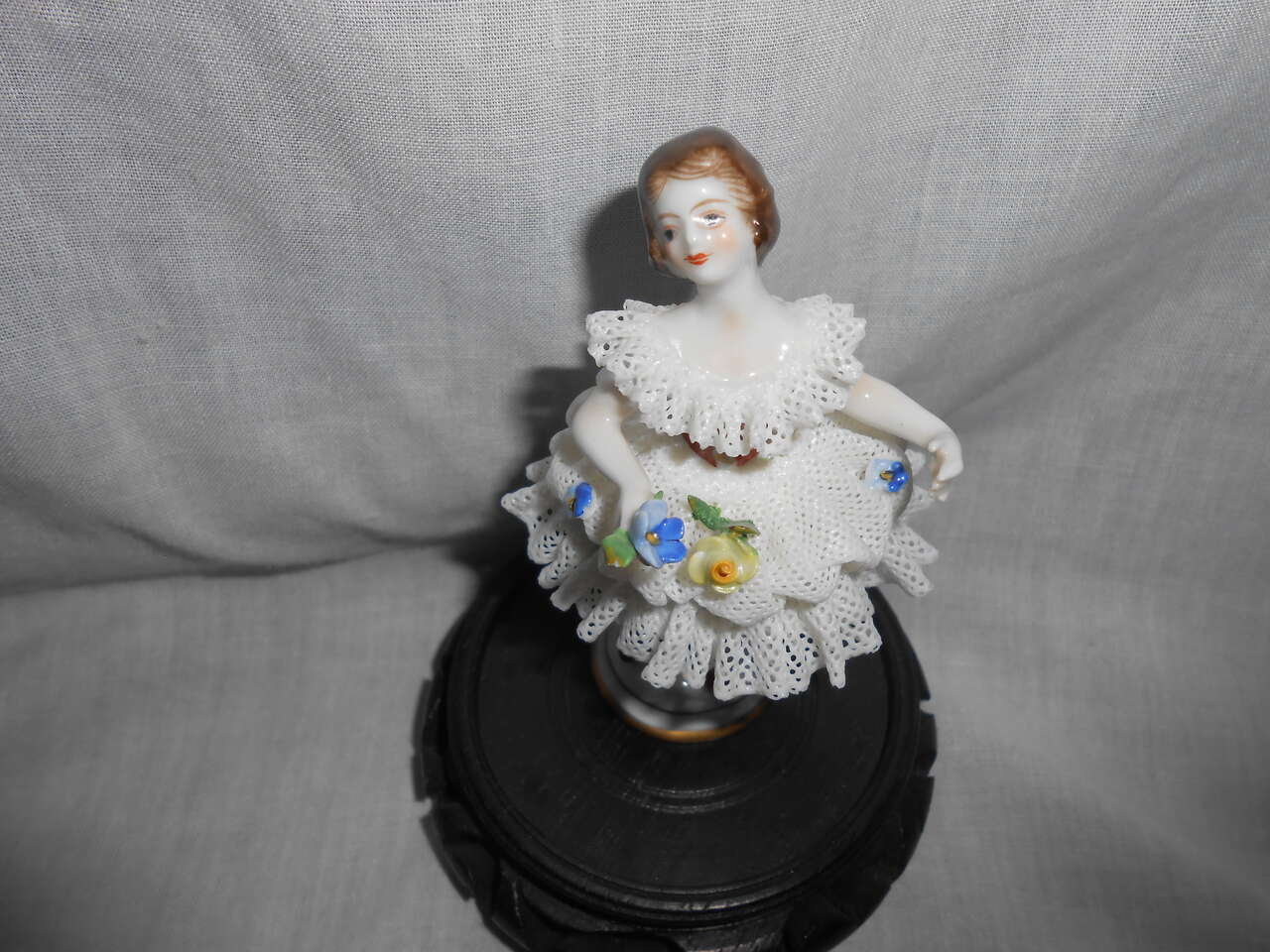 ROYAL DOULTON 4 INCH FIGURINE