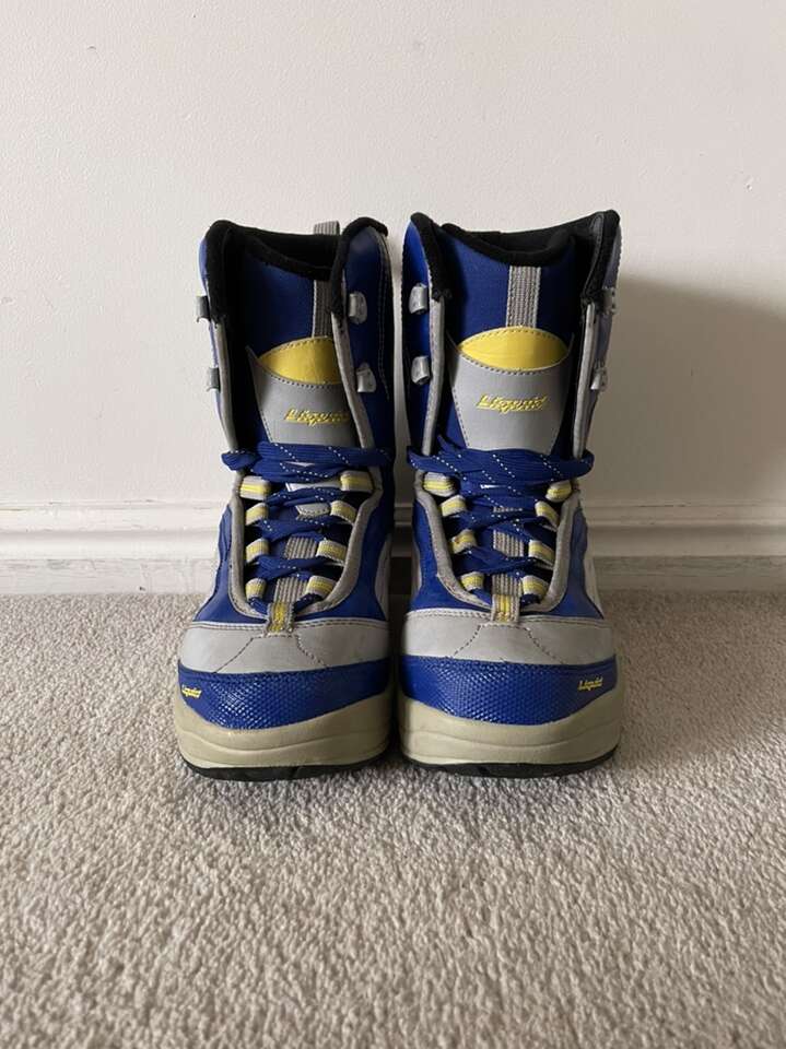 Nice Snowboard Boots Size 6