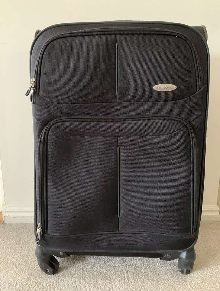 Samsonite Medium 4 Wheel Spinner Bag