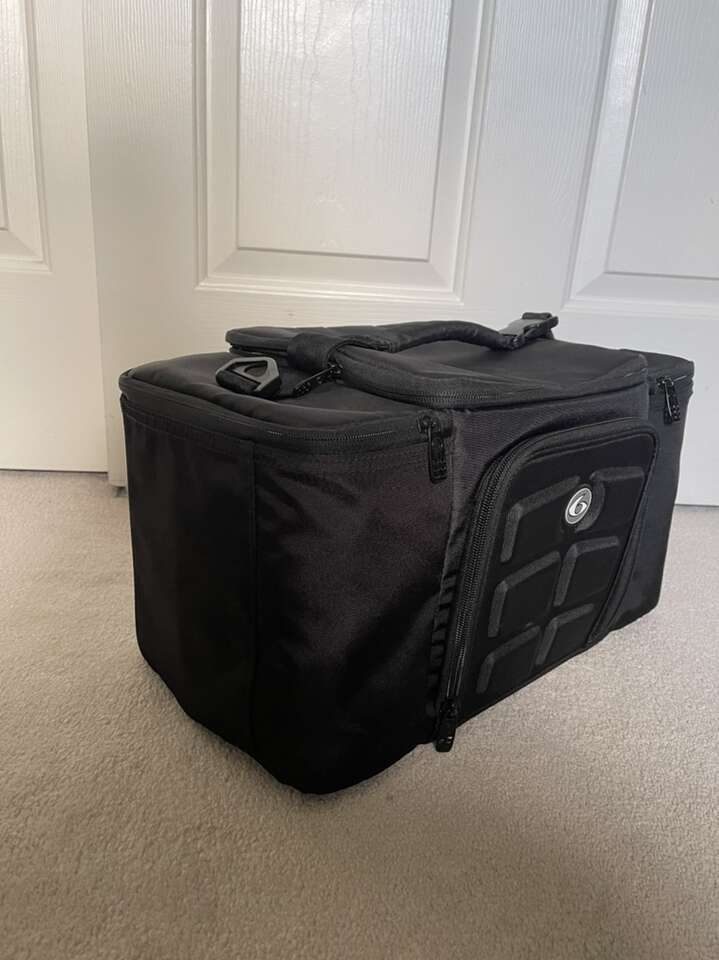 Nice 6 Pack Fitness Cooler Bag With Strap