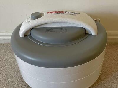Nesco -American Harvest Food Dehydrator