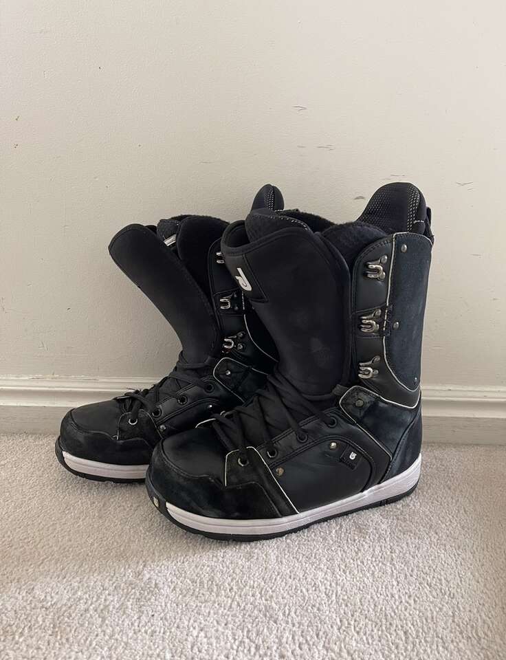 Nice Burton Snowboard Boots Men 9 Women 10