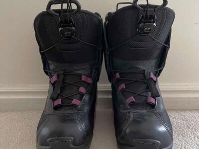 Nice Sims Womens's Snowboard Boots 7