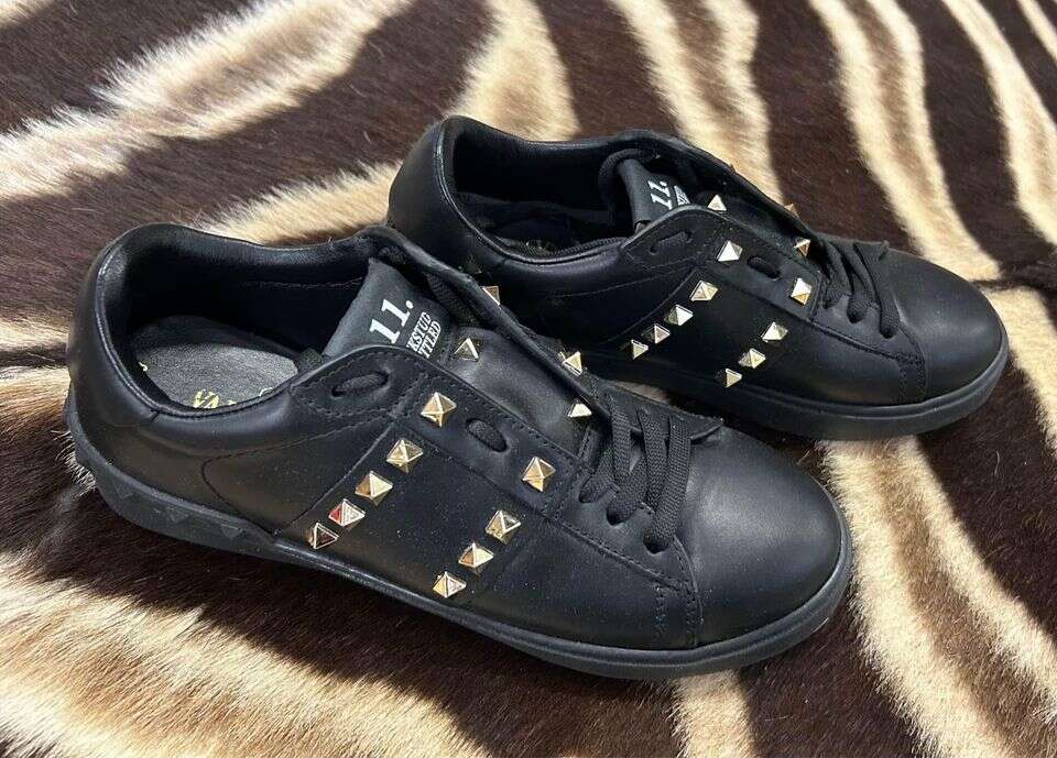 Like new Valentino Garavani Rockstud Untitled black leather sneakers UK 38, US 7.5 $60