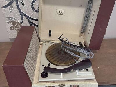 USED AS DECOR ONLY Voice of Music model 314 Sound/Video Recorder and/or Player $40 cash/venmo