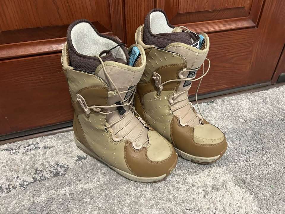 BURTON Sable women’s size 5 snowboard boots $65 cash/venmo in Draper