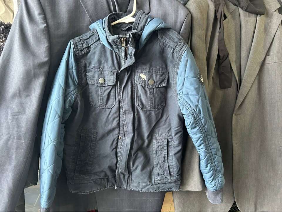 Abercrombie kids size 9/10 Navy blue jacket coat $15 cash/venmo in Draper