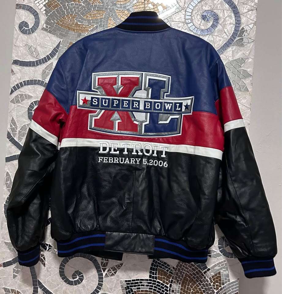 100% Leather Mens size Large Superbowl XL Varsity Jacket $200 cash/venmo in Draper