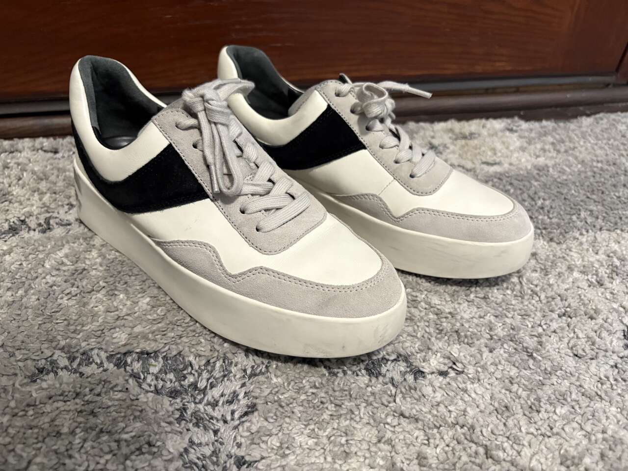 Vince Warren Court Shoes Sneakers women's size 7.5 in Draper $40 cash/venmo