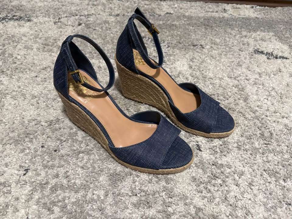 Vince Camuto Felyn Espadrille Wedge Navy Blue Sandals women’s size 8 in Draper $50cash/venmo