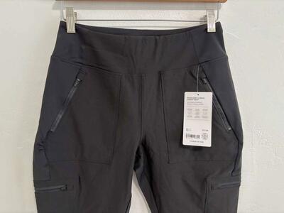 NWT Athleta Headlands Hybrid Cargo Tight black pants women's size 8 petite $30 cash/venmo in Draper