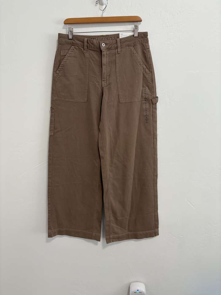 NWT American Eagle Super High-Rise Baggy Wide Leg Brown Jeans women's size 8 petite/short $30 cash/venmo in Draper