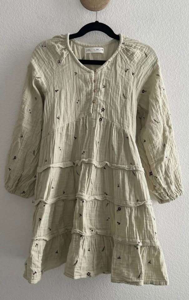 ZARA Girl’s size 11-12 Long sleeve cotton guaze embroidered pale green dress $15 cash/venmo