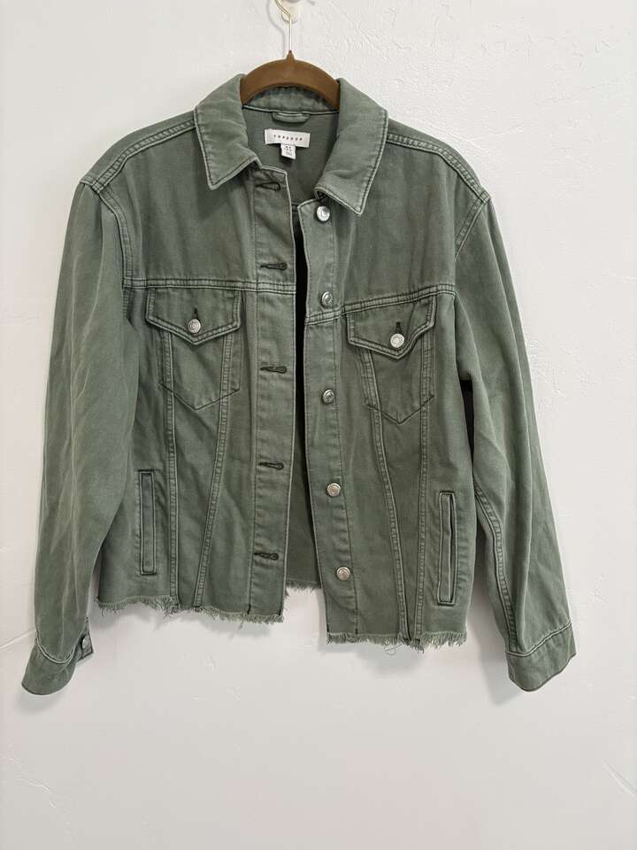 TOPSHOP Trucker style Sage green Denim raw hem oversized jacket women's size 4 in Draper $30 cash/venmo