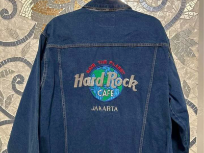 Hard Rock Cafe Jakarta Mens size XLarge Denim Jacket $50 cash/venmo in Draper