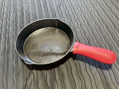 CraftKitchen 8" cast iron skillet $10 cash/venmo in Draper