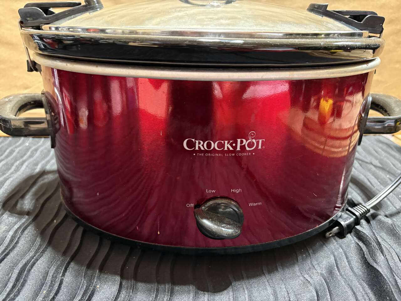 Crock-Pot 6 quart cook and carry slow cooker lid-mounted locking system $30 cash/venmo in Draper