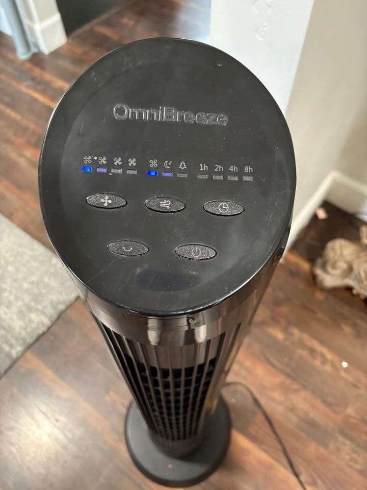 Omnibreeze Basics 40” tall oscillating tower fan $20 cash/venmo in Draper
