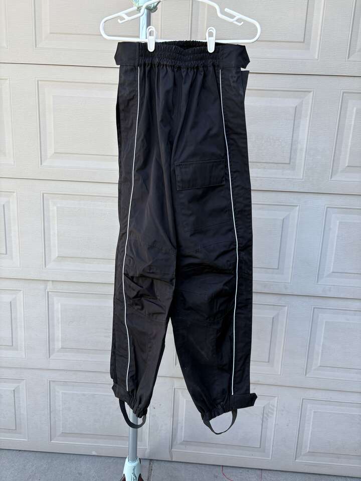 Harley Davidson women's size XS Rain Wind stirrups leg zippers boot strap pants $20 cash/venmo in Draper