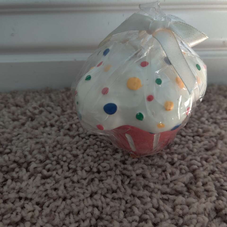 Cupcake candle