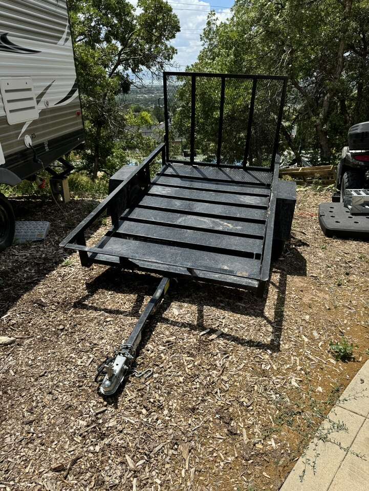 4.5’ x 7’ lightweight trailer for Rent.